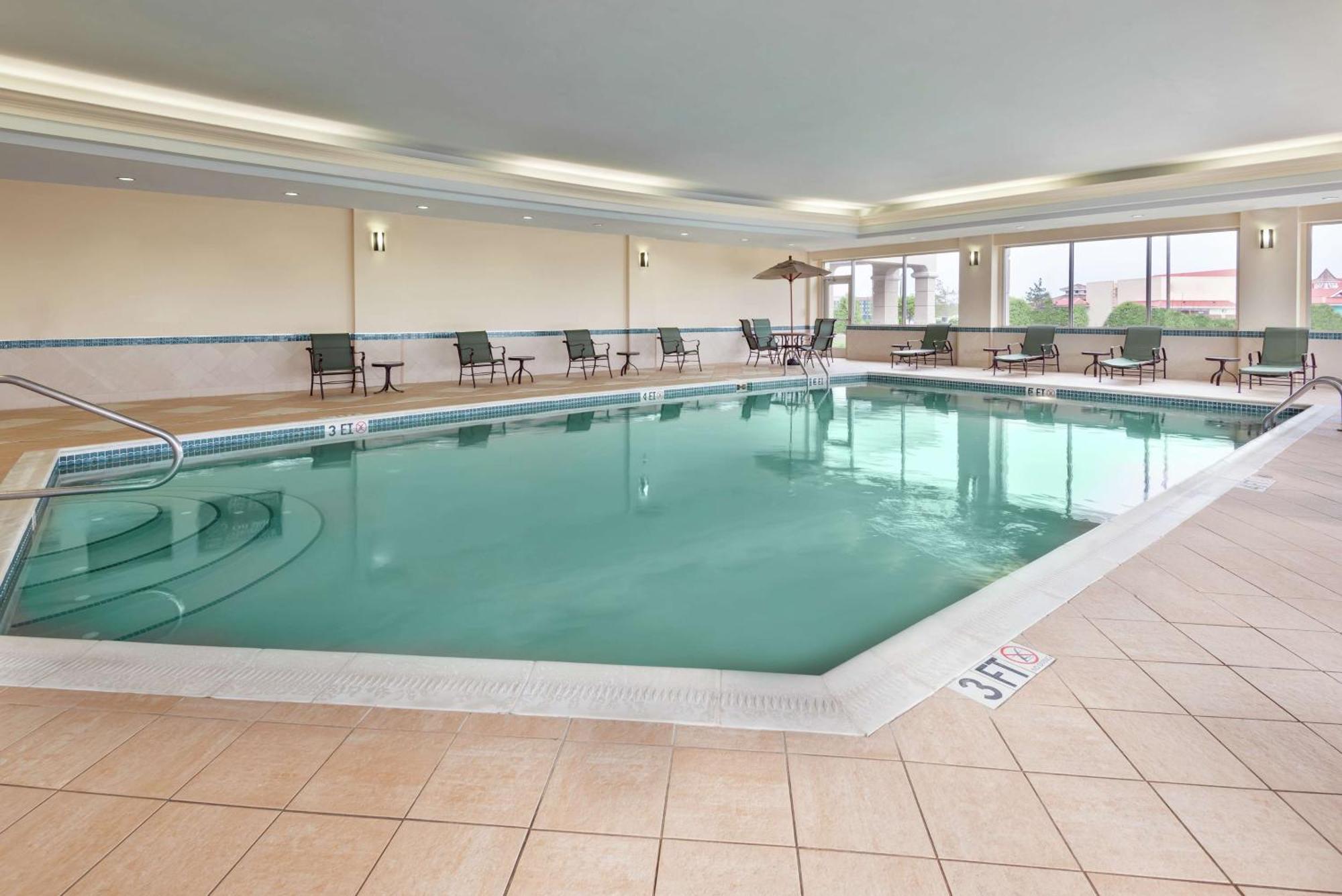 Hampton Inn & Suites Cleveland-Beachwood Ngoại thất bức ảnh