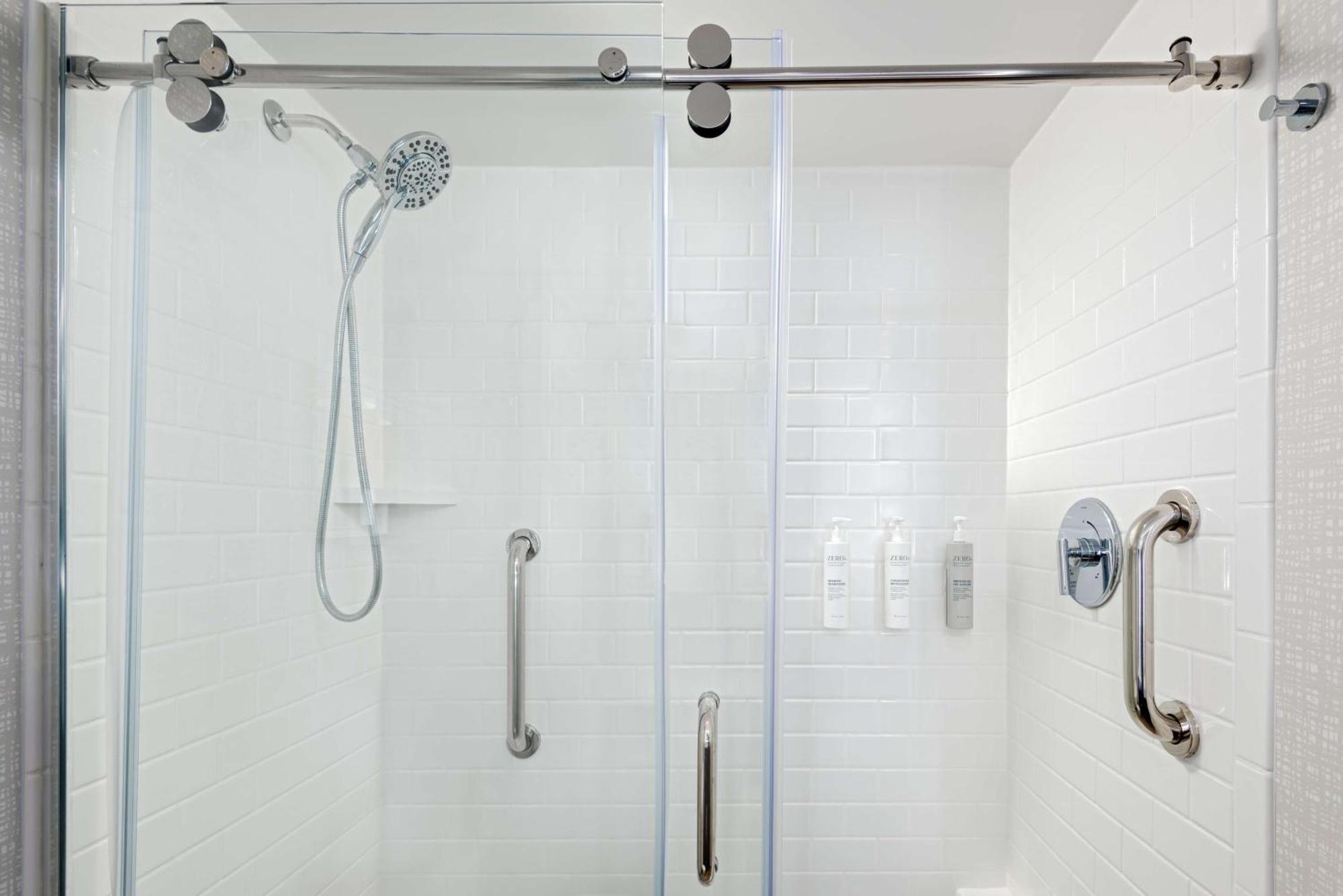 Hampton Inn & Suites Cleveland-Beachwood Ngoại thất bức ảnh