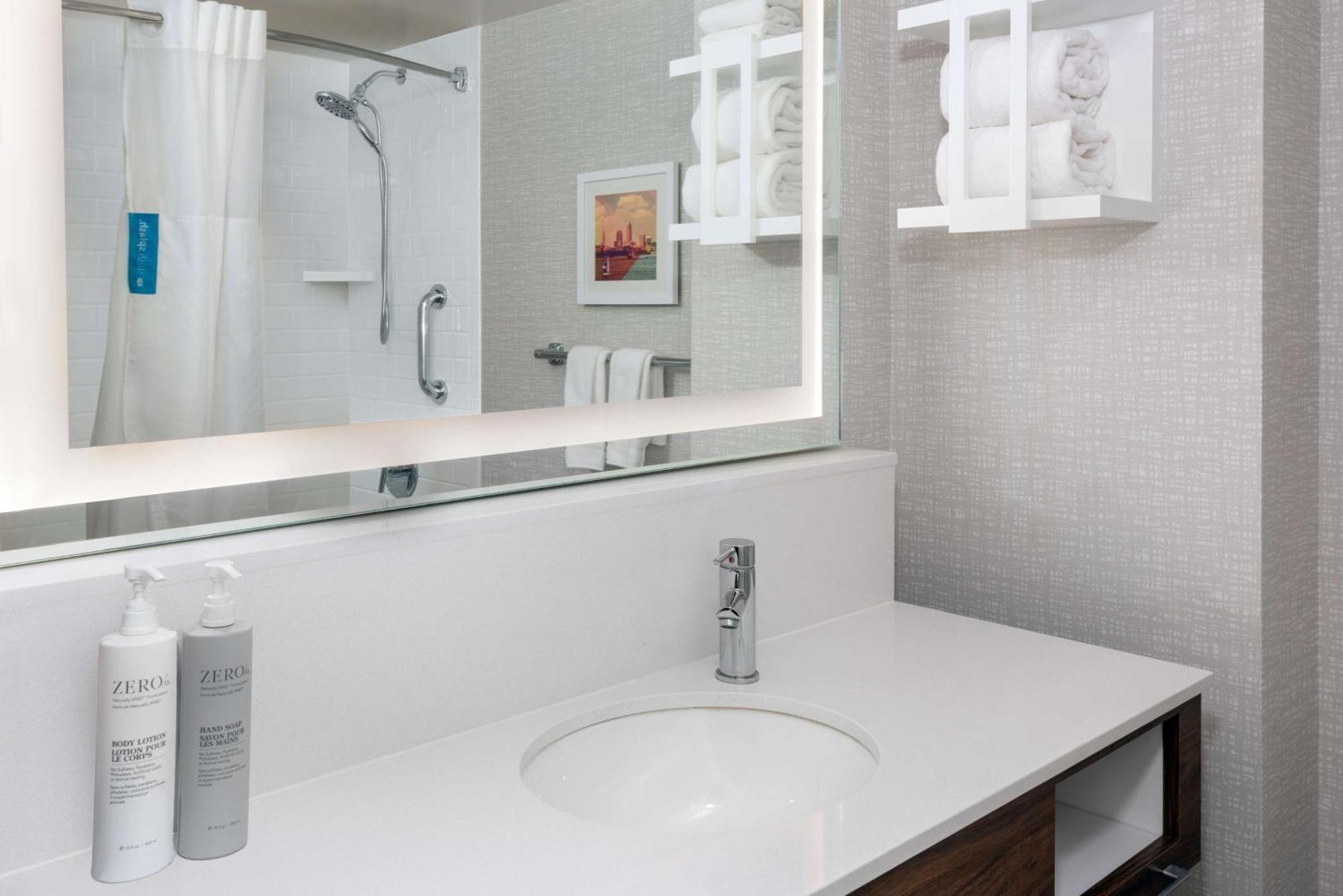 Hampton Inn & Suites Cleveland-Beachwood Ngoại thất bức ảnh