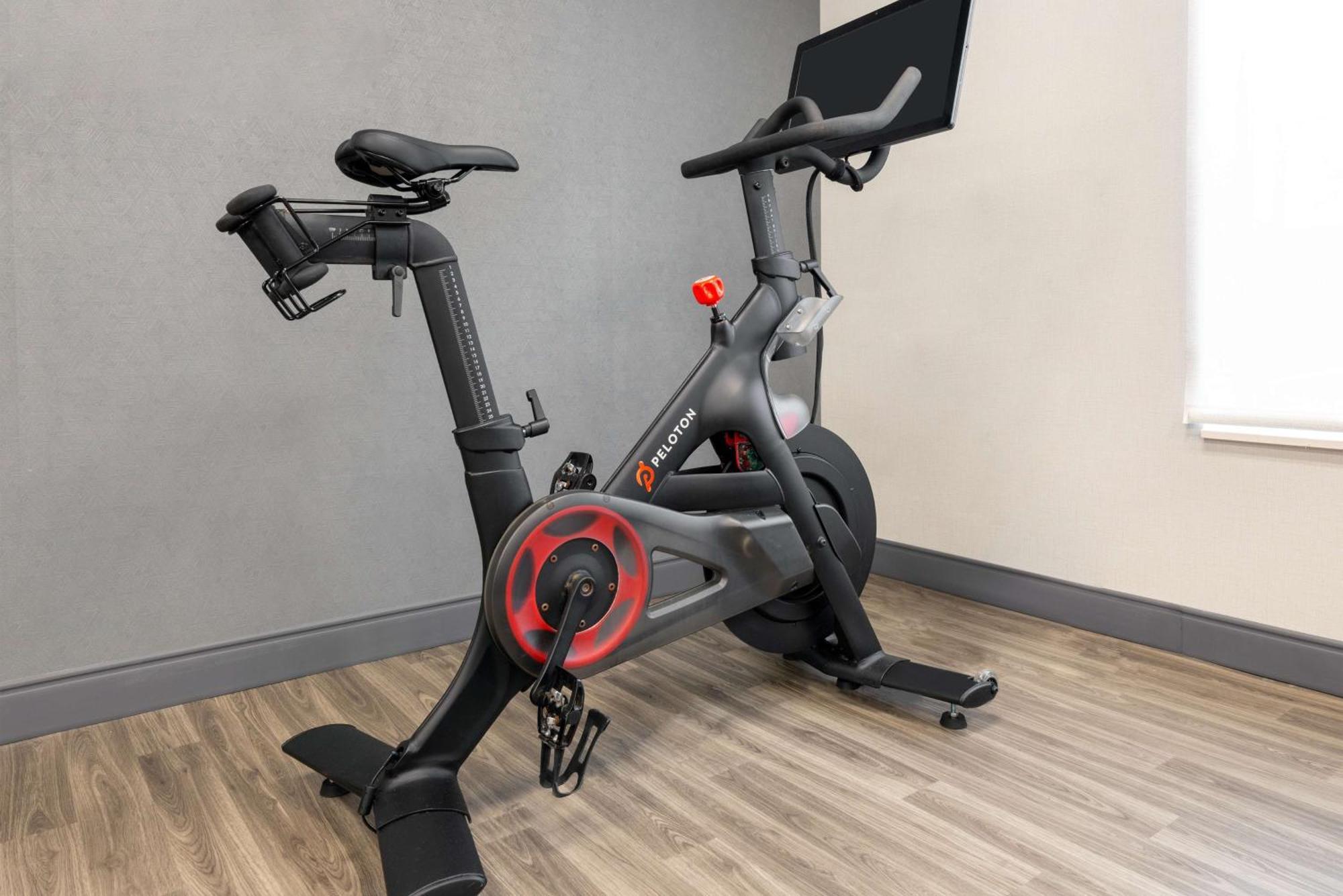 Hampton Inn & Suites Cleveland-Beachwood Ngoại thất bức ảnh