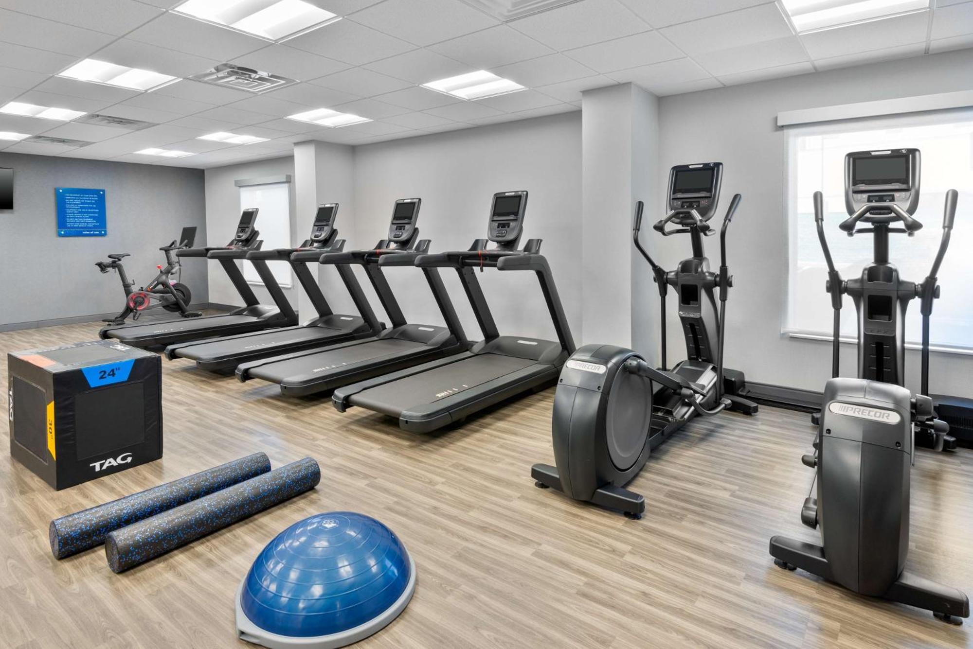 Hampton Inn & Suites Cleveland-Beachwood Ngoại thất bức ảnh