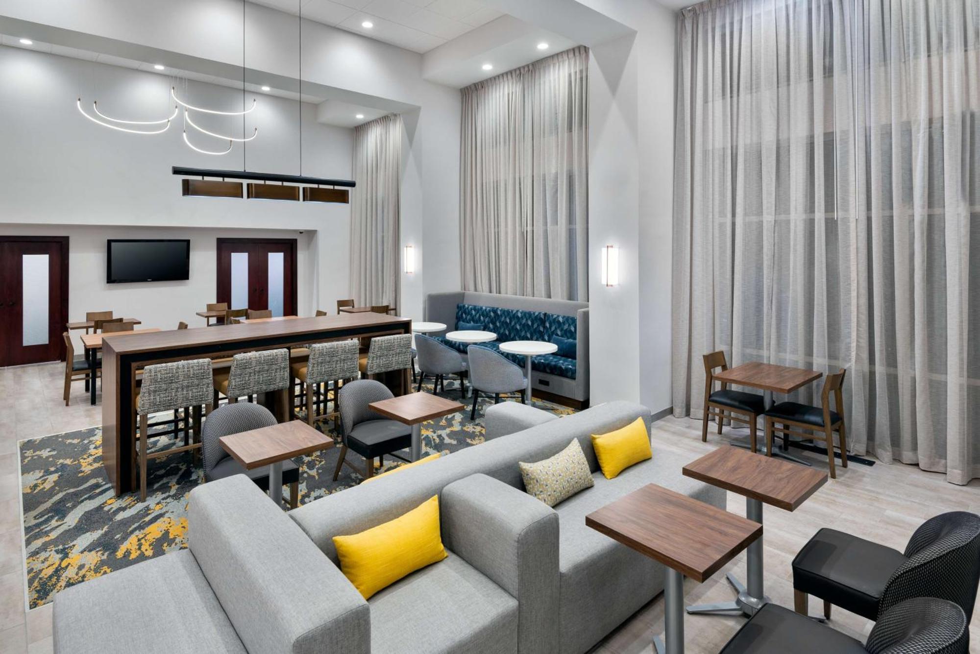 Hampton Inn & Suites Cleveland-Beachwood Ngoại thất bức ảnh