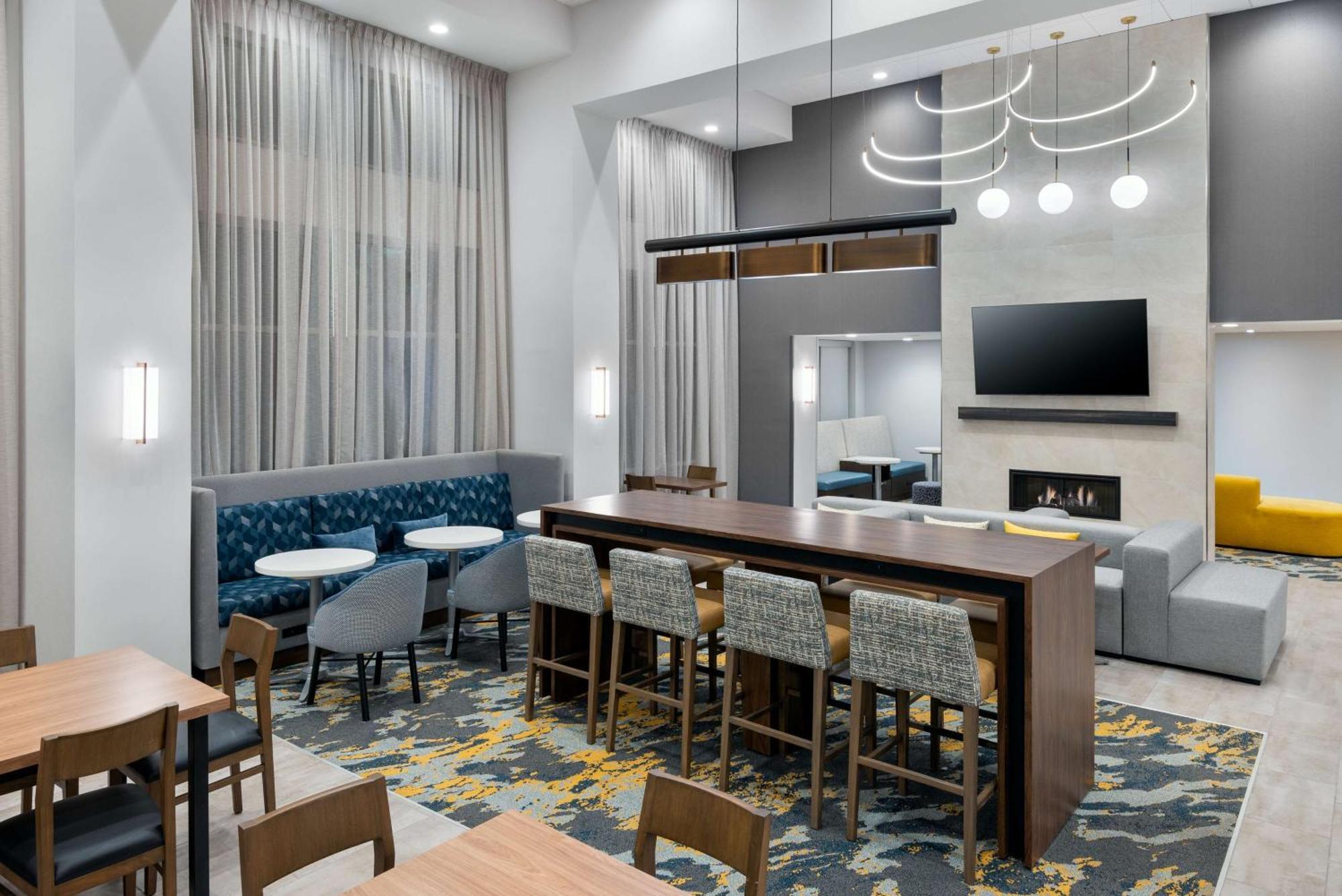 Hampton Inn & Suites Cleveland-Beachwood Ngoại thất bức ảnh