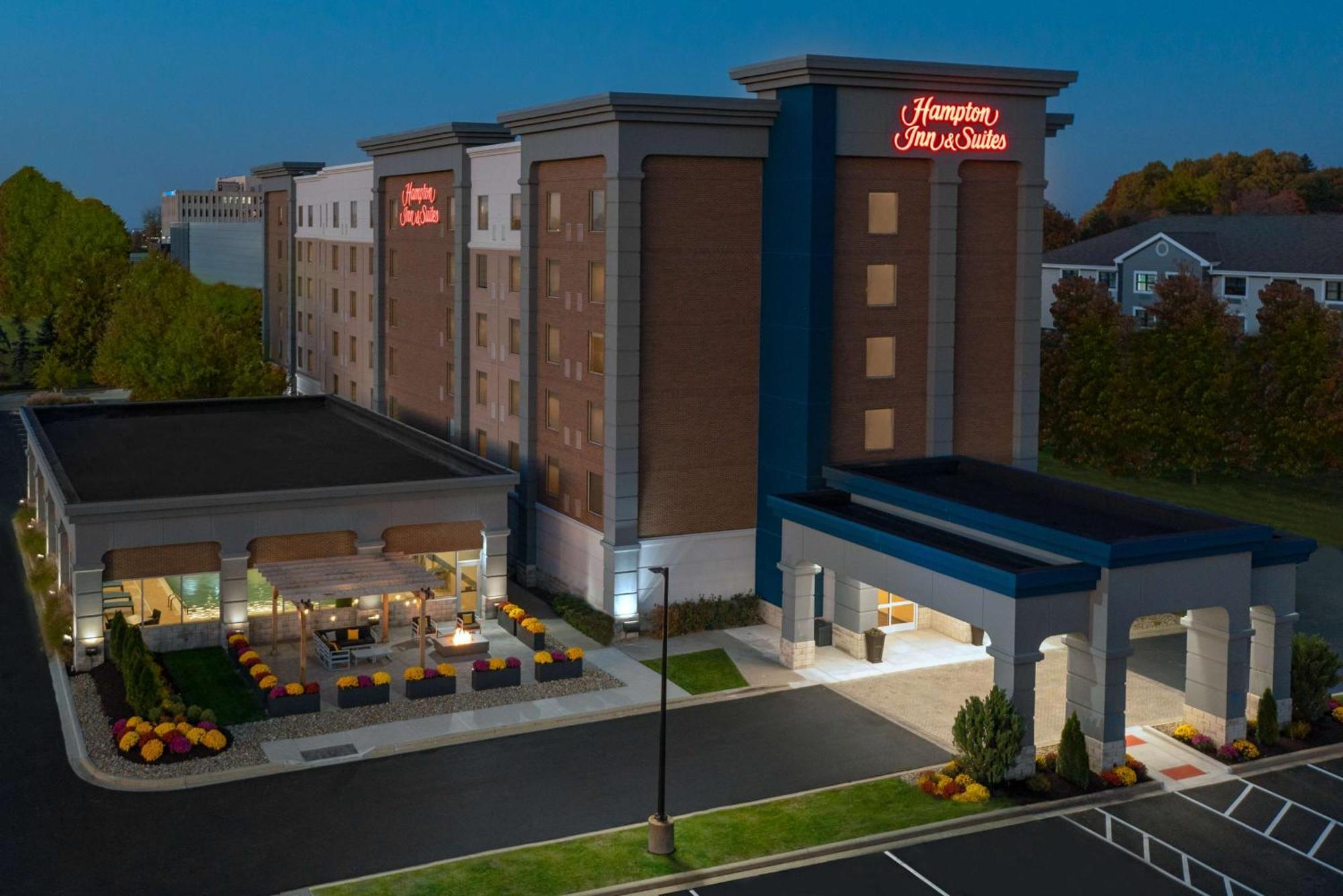 Hampton Inn & Suites Cleveland-Beachwood Ngoại thất bức ảnh