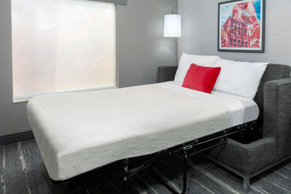 Hampton Inn & Suites Cleveland-Beachwood Phòng bức ảnh