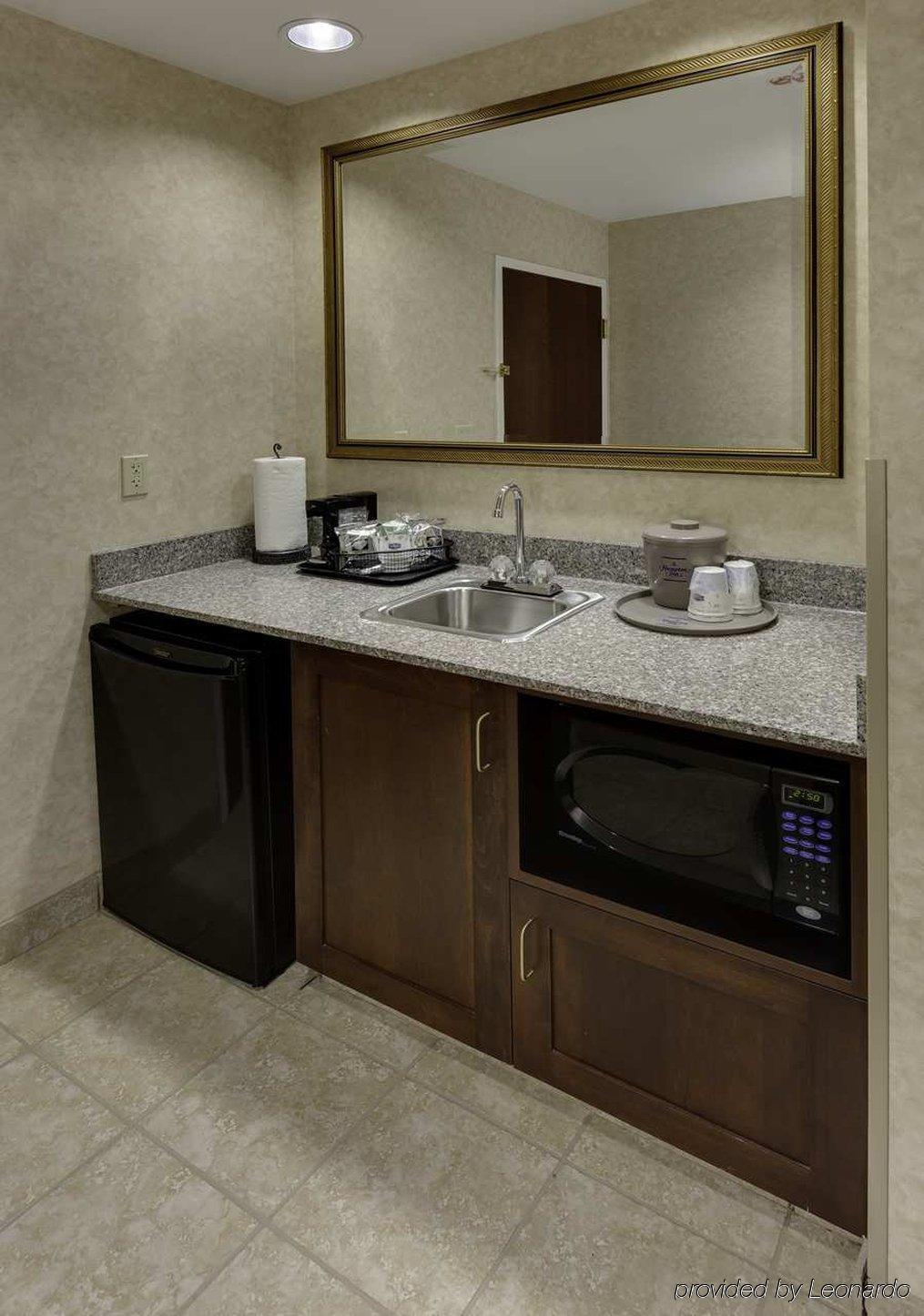 Hampton Inn & Suites Cleveland-Beachwood Ngoại thất bức ảnh