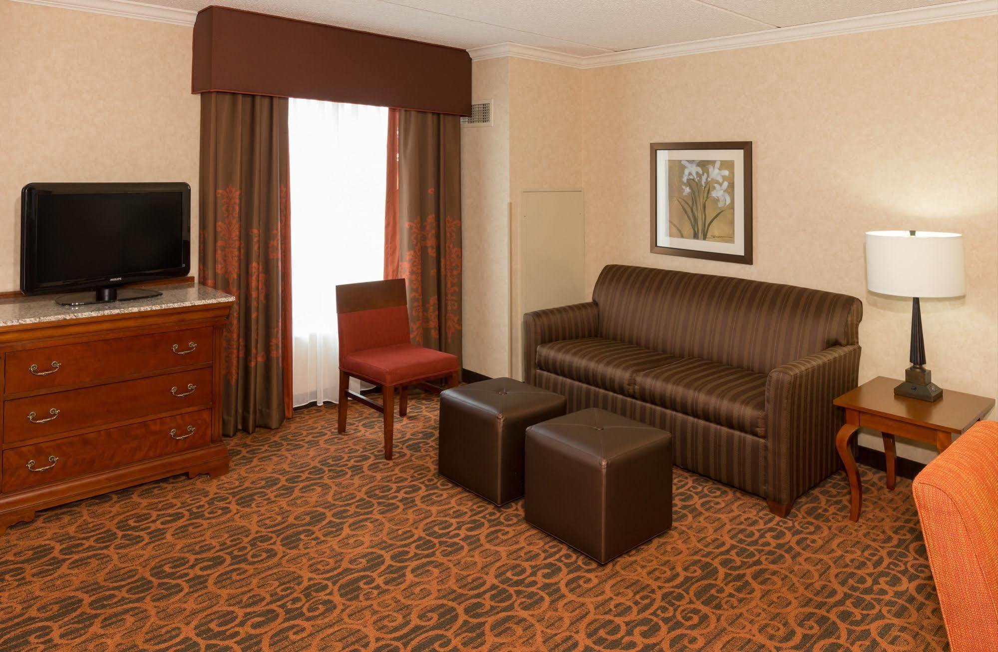 Hampton Inn & Suites Cleveland-Beachwood Ngoại thất bức ảnh
