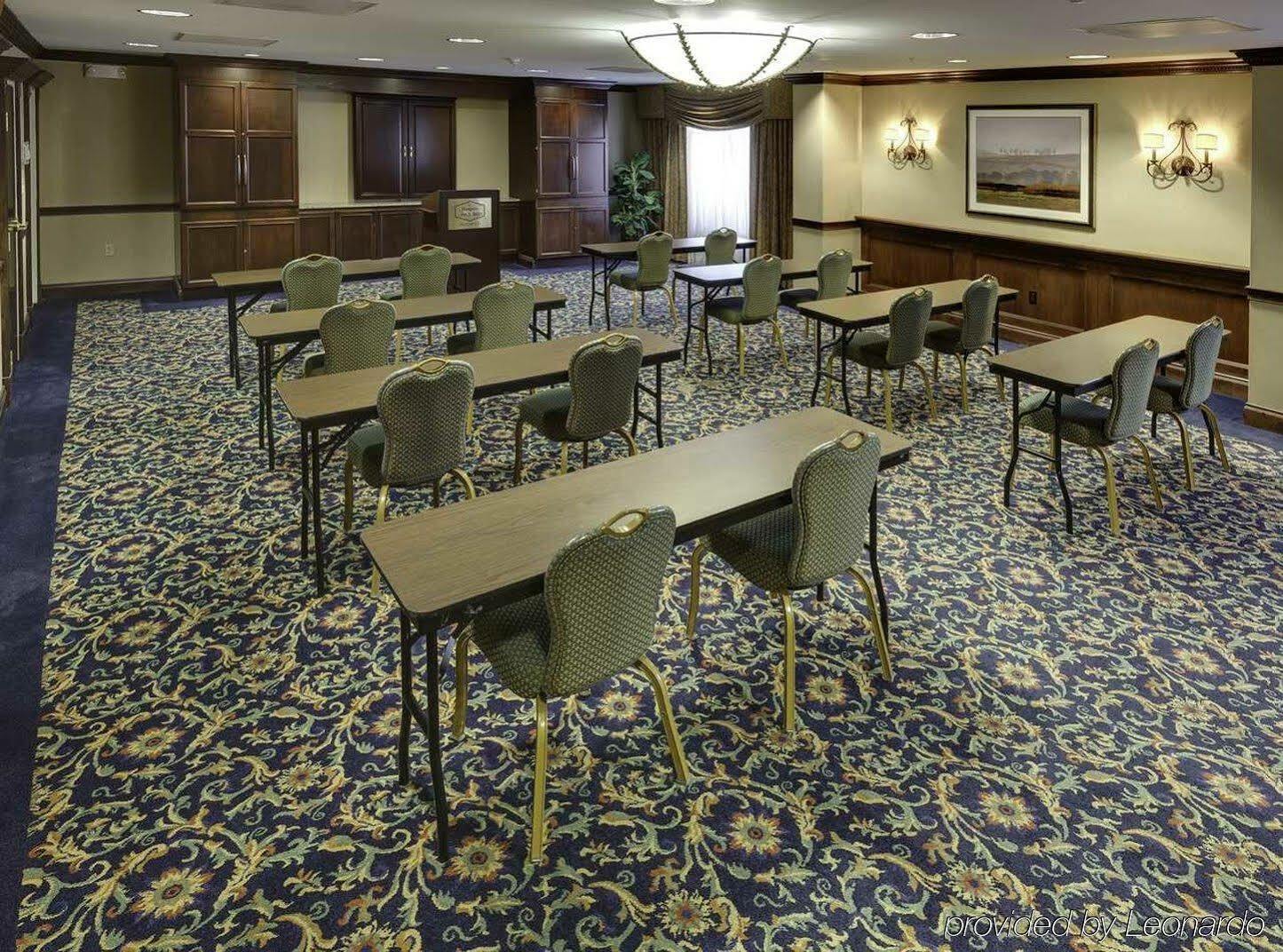 Hampton Inn & Suites Cleveland-Beachwood Ngoại thất bức ảnh